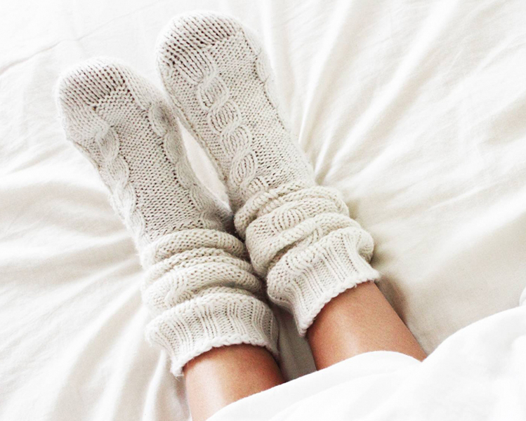 Dormir con calcetines: ¿sí o no? Ventajas e inconvenientes